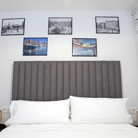 Piso Reformado Frente A La Catedral *