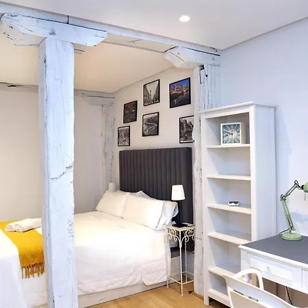 Piso Reformado Frente A La Catedral *