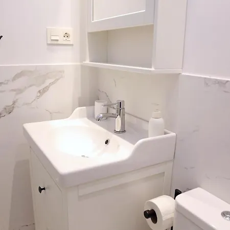 Piso Reformado Frente A La Catedral * Бильбао