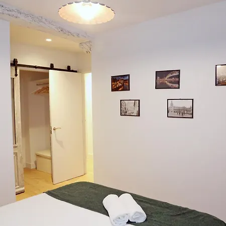 Piso Reformado Frente A La Catedral * Бильбао