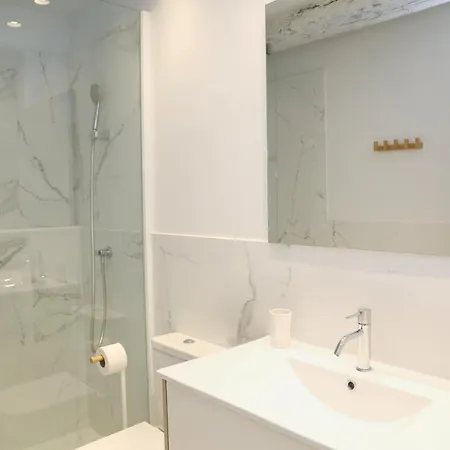 Piso Reformado Frente A La Catedral Бильбао