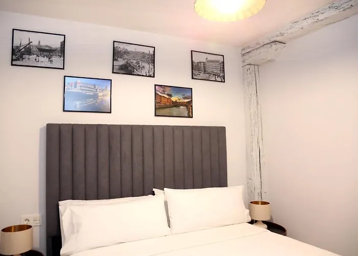 Apartament Piso Reformado Frente A La Catedral