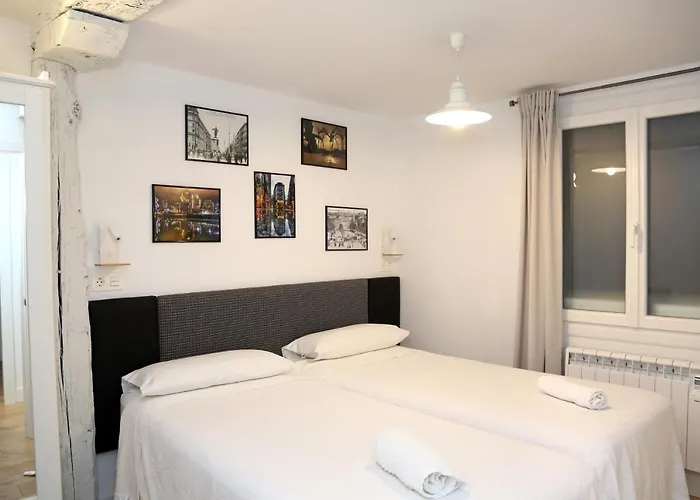 Piso Reformado Frente A La Catedral Bilbao