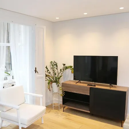 Piso Reformado Frente A La Catedral Apartamento