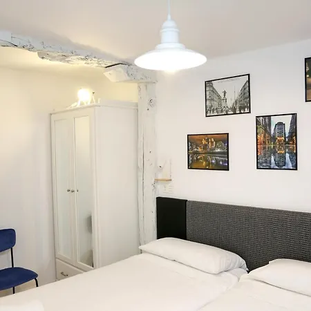 Apartamento Piso Reformado Frente A La Catedral