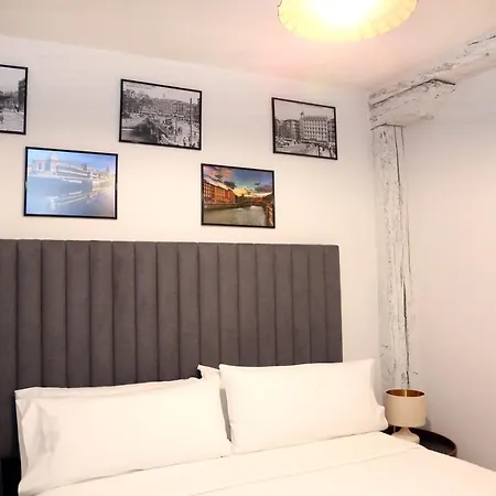 Apartamento Piso Reformado Frente A La Catedral