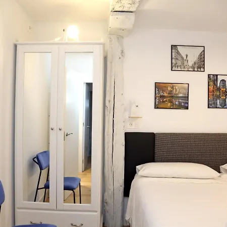 Piso Reformado Frente A La Catedral Apartamento